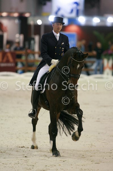 LAUGKS_MEGGLE\'S WELTTALL_MILANO_2011_SS2_2433.jpg